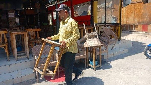 برغم احتفالات شم النسيم.. ضواحي بورسعيد يواصل حملاته لإزالة الإشغالات