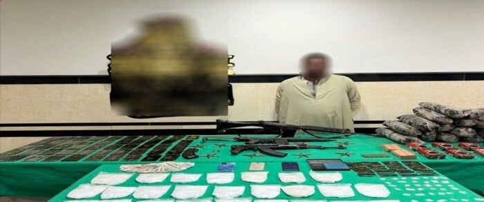 مداهمة أمنية تسفر عن مصرع عنصريين إجراميين وضبط مخدرات بـ 16 مليون جنيه بأسوان مداهمة أمنية تسفر عن مصرع عنصريين إجراميين وضبط مخدرات بـ 16 مليون جنيه بأسوان