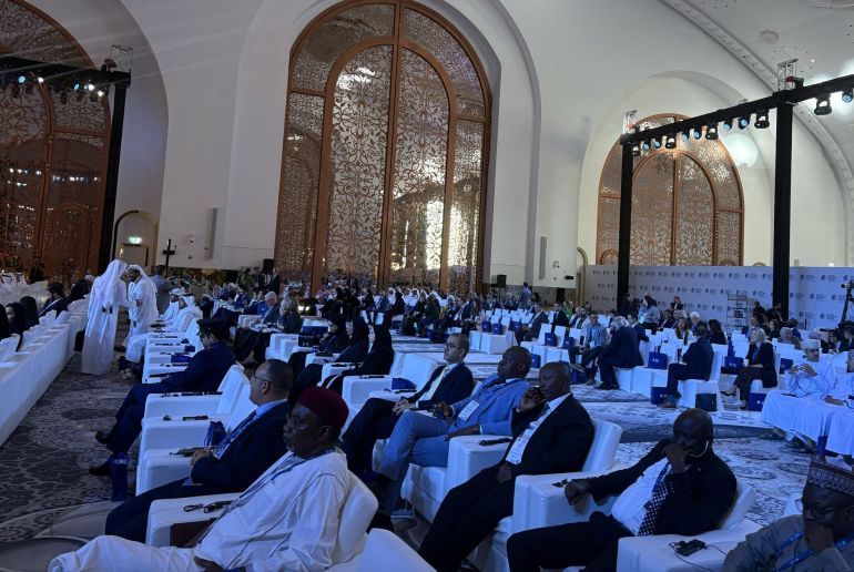 حضور كبير يستمع للخليفي خلال استعراضه سياسة قطر الخارجية في العديد من الملفات