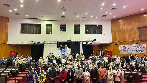 رئيس جامعة بورسعيد يشيد بمبادرة النيل التابعة للبنك المركزى المصرى رئيس جامعة بورسعيد يشيد بمبادرة النيل التابعة للبنك المركزى المصرى