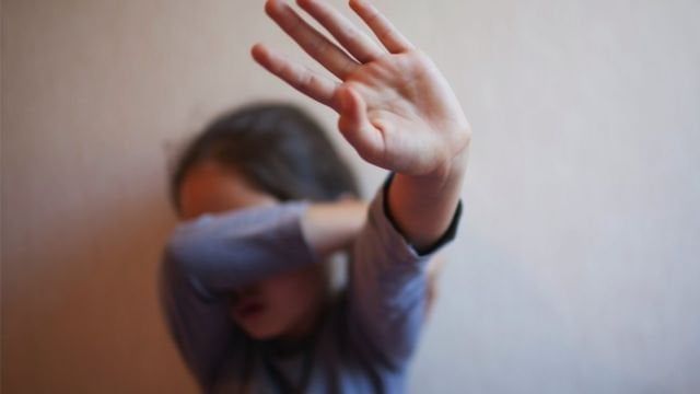 «هددها بقتل والدها».. حبس حارس أمن بتهمة الاعتداء على طفلة في القليوبية «هددها بقتل والدها».. حبس حارس أمن بتهمة الاعتداء على طفلة في القليوبية