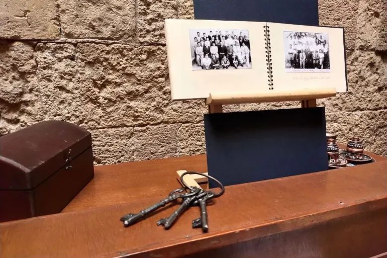المفتاح رمز العودة الفلسطيني من صور في معرض