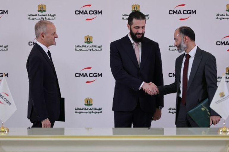بحضور رئيس الجمهورية السيد أحمد الشرع توقيع اتفاقية بين الهيئة العامة للمنافذ البرية والبحرية مع الشركة الفرنسية CMA CGM في قصر الشعب بدمشق.