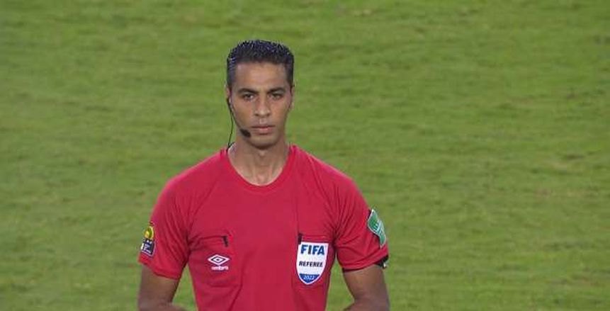 الكشف عن طاقم تحكيم مباراة الزمالك والمصري البورسعيدي في الدوري