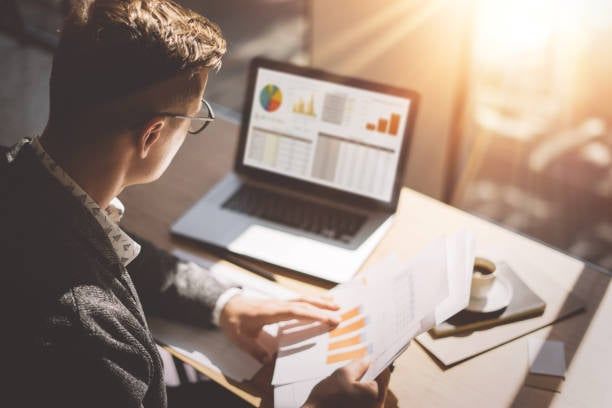 موظف يعمل بجدية إتيكيت طلب اجازة