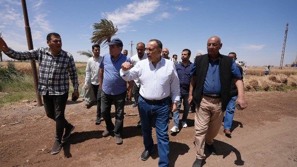 أسيوط تحتفل بعيد العمال.. المحافظ يشيد بجهود المزارعين في تحقيق موسم حصاد ناجح | صور أسيوط تحتفل بعيد العمال.. المحافظ يشيد بجهود المزارعين في تحقيق موسم حصاد ناجح | صور