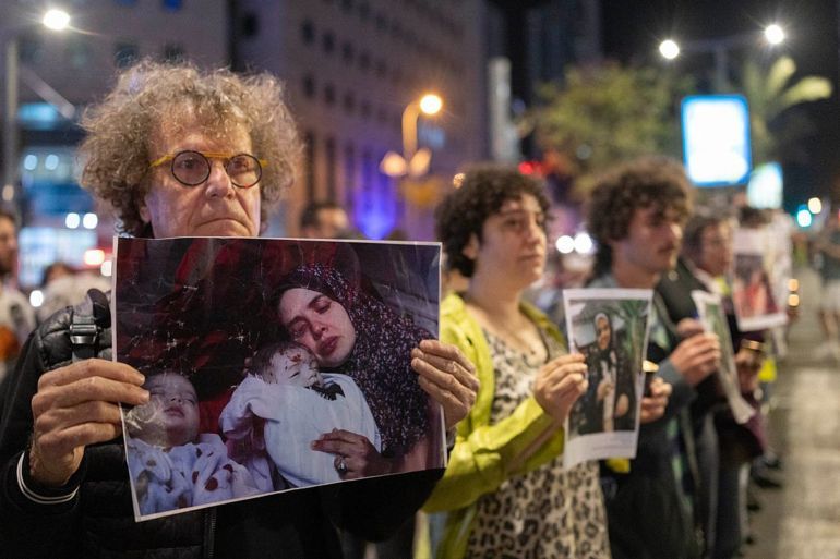 وقفات الاحتجاجية في إسرائيل تضامنا مع أطفال غزة مواقع التواصل - @oren_ziv