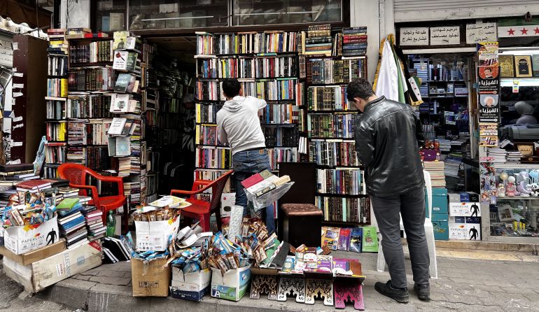 ملامح من حركة سوق الكتاب في دمشق ... تجمّعات أدبية ووفرة العناوين