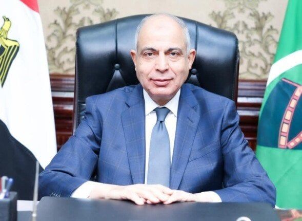 محافظ المنيا يوجه رسالة قوية لسائقي التاكسي: الالتزام بالتعريفة أو دفع الغرامة 2000 جنيه محافظ المنيا يوجه رسالة قوية لسائقي التاكسي: الالتزام بالتعريفة أو دفع الغرامة 2000 جنيه