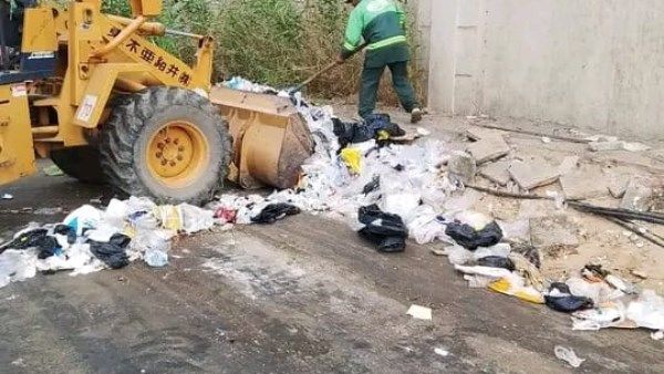 مناخ بورسعيد يواصل حملاته المكثفة للارتقاء بمنظومة النظافة مناخ بورسعيد يواصل حملاته المكثفة للارتقاء بمنظومة النظافة
