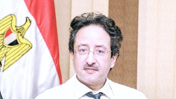 رئيس جامعة طنطا يهنئ الدكتور محمود سليم بلقب الطبيب المثالي على مستوى الجمهورية رئيس جامعة طنطا يهنئ الدكتور محمود سليم بلقب الطبيب المثالي على مستوى الجمهورية