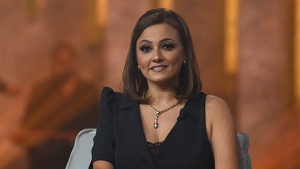 بفستان بنفسجي.. بشرى تشارك متابعيها إطلالاتها من حفل زفاف رنا رئيس بفستان بنفسجي.. بشرى تشارك متابعيها إطلالاتها من حفل زفاف رنا رئيس