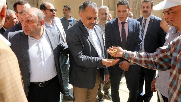 محافظ الشرقية: ضرورة التحقق من جودة الأقماح الموردة ومراقبة حالة التخزين محافظ الشرقية: ضرورة التحقق من جودة الأقماح الموردة ومراقبة حالة التخزين