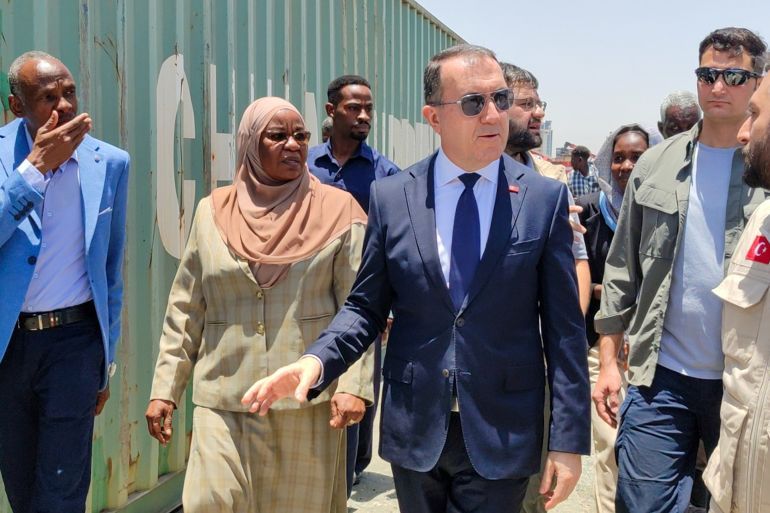 السفير التركي بالسودان ومفوضة العون الإنساني بالسودان