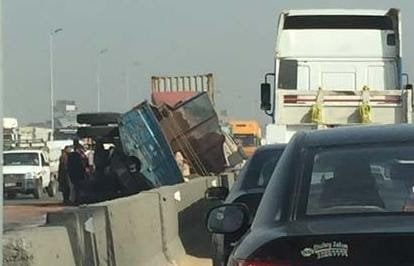 شلل مروري على «زراعي القاهرة - الإسكندرية» بقها.. انقلاب نقل يعيق الحركة شلل مروري على «زراعي القاهرة - الإسكندرية» بقها.. انقلاب نقل يعيق الحركة