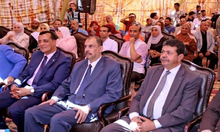 محافظ سوهاج يشهد حفل ختام الأنشطة لمدارس التربية الخاصة بمدرسة الأمل للصم وضعاف السمع محافظ سوهاج يشهد حفل ختام الأنشطة لمدارس التربية الخاصة بمدرسة الأمل للصم وضعاف السمع