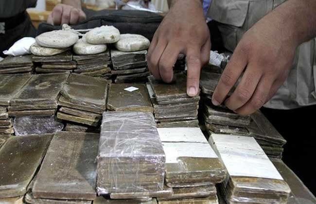 8 قضايا.. مداهمات أمنية ضد تجار المخدرات والسلاح في دمياط وأسوان 8 قضايا.. مداهمات أمنية ضد تجار المخدرات والسلاح في دمياط وأسوان