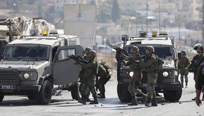 الاحتلال الإسرائيلي يعتقل 43 فلسطينيًا من الضفة الغربية ويقتحم عدة بلدات الاحتلال الإسرائيلي يعتقل 43 فلسطينيًا من الضفة الغربية ويقتحم عدة بلدات