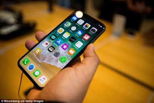 «شعبة المحمول»: وقف دخول 50 ألف هاتف بسبب الرسوم وارتفاع الأسعار بنسبة 30% «شعبة المحمول»: وقف دخول 50 ألف هاتف بسبب الرسوم وارتفاع الأسعار بنسبة 30%
