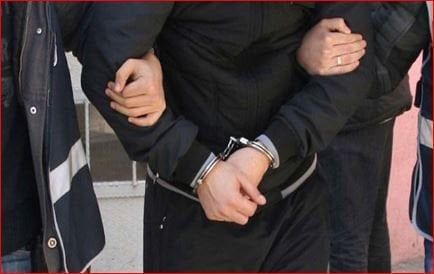 القبض على 3 متهمين بسرقة كابلات كهربائية خاصة بإنارة الطريق العام القبض على 3 متهمين بسرقة كابلات كهربائية خاصة بإنارة الطريق العام