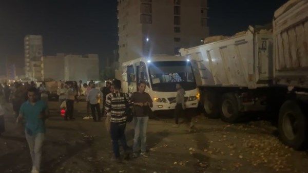 تريلا أطاحت بـ 7 سيارات.. ارتفاع مصابي حادث الدائري لـ 15 شخصا تريلا أطاحت بـ 7 سيارات.. ارتفاع مصابي حادث الدائري لـ 15 شخصا