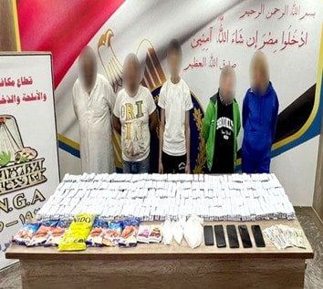 «قبل تهريبها خارج البلاد».. ضبط عصابة تستخلص مادة فعالة لتصنيع مخدر الآيس «قبل تهريبها خارج البلاد».. ضبط عصابة تستخلص مادة فعالة لتصنيع مخدر الآيس