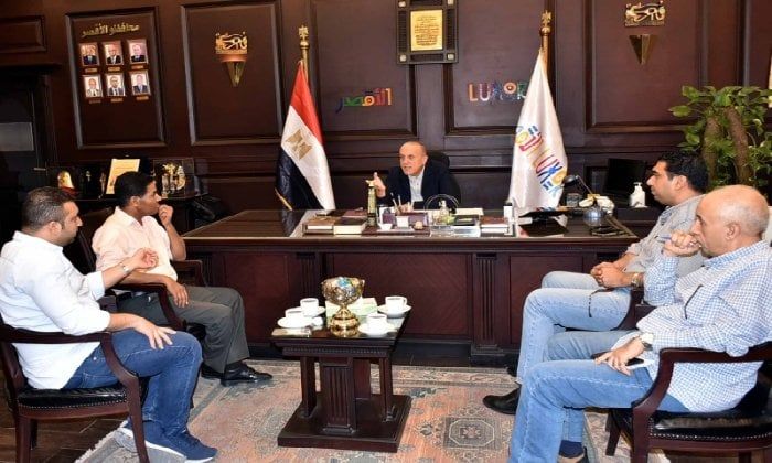 محافظ الأقصر يناقش تطوير مركز طب الأسرة بكيمان المطاعنة والمنشآت الصحية محافظ الأقصر يناقش تطوير مركز طب الأسرة بكيمان المطاعنة والمنشآت الصحية