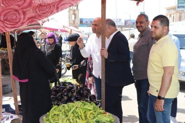 سكرتير عام مساعد بني سويف يتفقد أسواق اليوم الواحد لتوفير السلع بأسعار مخفضة سكرتير عام مساعد بني سويف يتفقد أسواق اليوم الواحد لتوفير السلع بأسعار مخفضة
