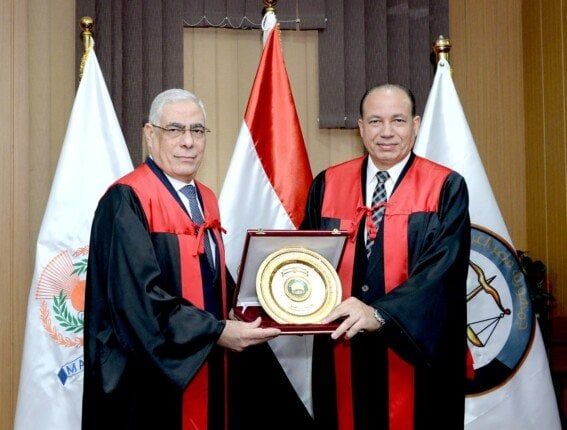 منح الدكتوراه الفخرية للنائب العام من جامعة المنصورة تقديرًا لإسهاماته في دعم العدالة منح الدكتوراه الفخرية للنائب العام من جامعة المنصورة تقديرًا لإسهاماته في دعم العدالة