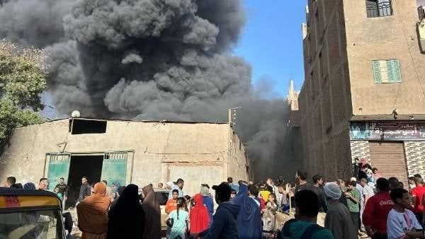 إصابة 5 أشخاص باختناق في حريق منزل بالقليوبية إصابة 5 أشخاص باختناق في حريق منزل بالقليوبية