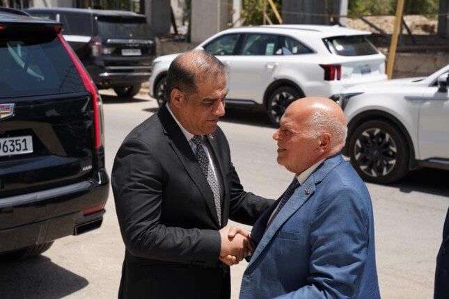 استقبال حافل لنقيب المعلمين في العراق لحضور اجتماع اتحاد المعلمين العرب استقبال حافل لنقيب المعلمين في العراق لحضور اجتماع اتحاد المعلمين العرب