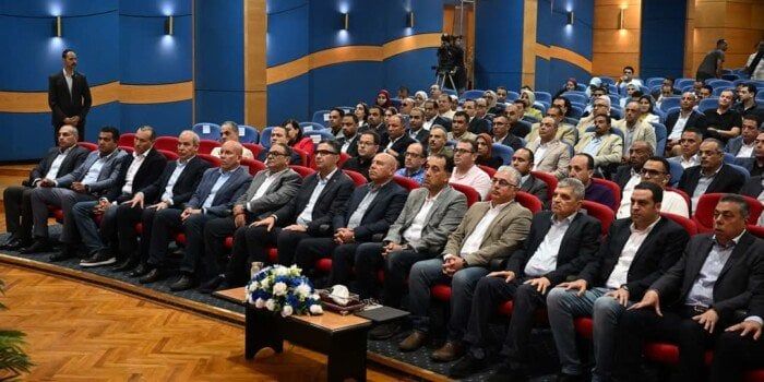 رئيس الوزراء يشهد عرضا بشأن المرحلة الأولى من المخطط الشامل لتطوير ميناء غرب بورسعيد رئيس الوزراء يشهد عرضا بشأن المرحلة الأولى من المخطط الشامل لتطوير ميناء غرب بورسعيد