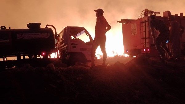القصة الكاملة .. حريق هائل بشونه مصنع الكتان بسمنود وخسائر بالملايين .. محافظ الغربية يؤكد رفع حالة الطوارئ القصة الكاملة .. حريق هائل بشونه مصنع الكتان بسمنود وخسائر بالملايين .. محافظ الغربية يؤكد رفع حالة الطوارئ