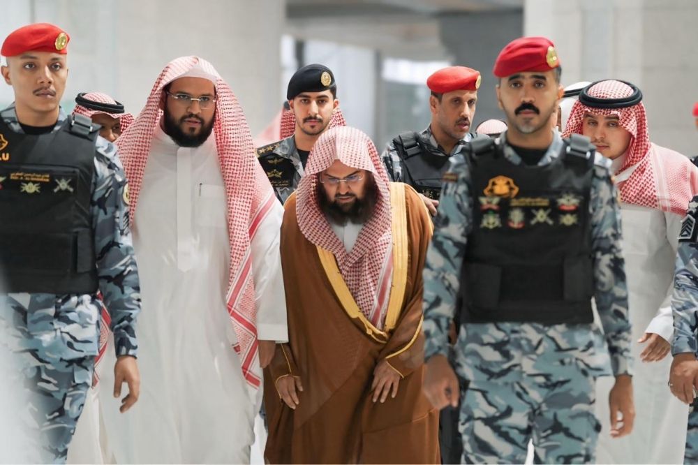 رئيس الشؤون الدينية خلال الجولة