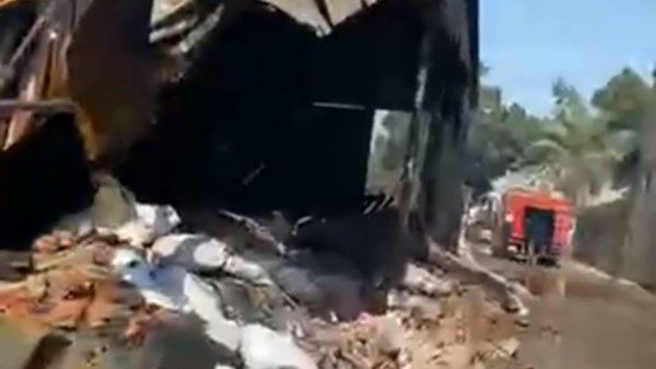 استمرار أعمال تبريد حريق مخزن بلاستيك في المنوفية .. صور استمرار أعمال تبريد حريق مخزن بلاستيك في المنوفية .. صور