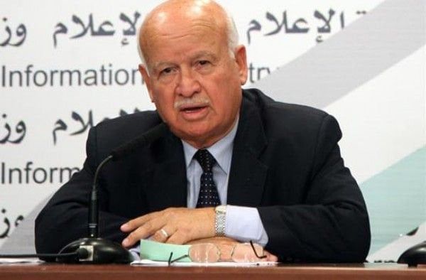 سفير فلسطين بالقاهرة ينعى المناضل الكبير زكريا الأغا سفير فلسطين بالقاهرة ينعى المناضل الكبير زكريا الأغا