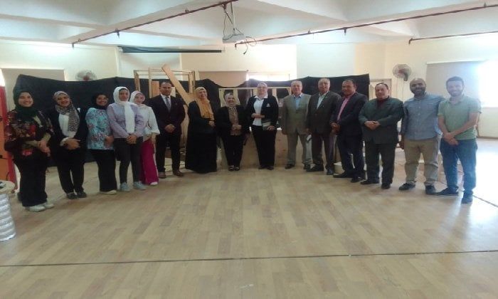 عميد التربية النوعية بطنطا: « الولاء للوطن » شعار مشروعات التخرج لطلاب الإعلام التربوي عميد التربية النوعية بطنطا: « الولاء للوطن » شعار مشروعات التخرج لطلاب الإعلام التربوي