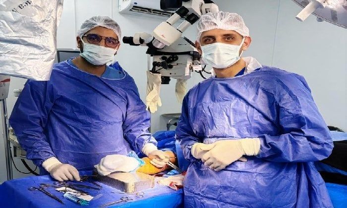 بالميكروسكوب.. جراحة نادرة بالسنبلاوين تنجح في إصلاح عصب حسي ليد مريض بالميكروسكوب.. جراحة نادرة بالسنبلاوين تنجح في إصلاح عصب حسي ليد مريض