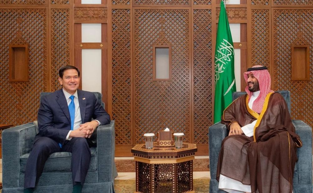 ولي العهد ووزير الخارجية الأمريكي يستعرضان أوجه العلاقات الثنائية بين البلدين - واس