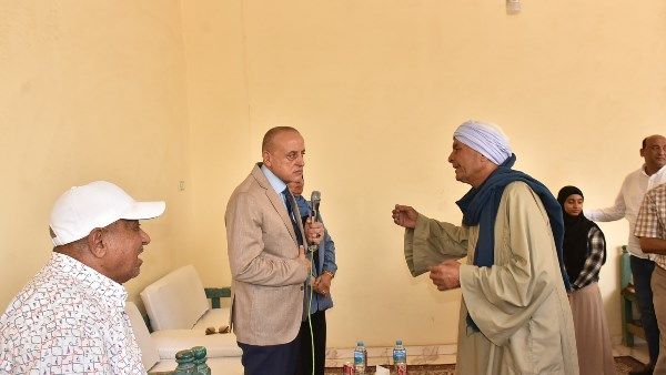 محافظ الأقصر يزف بشرى لأهالي نجع الترعة الشرقي بالمنشأة العماري محافظ الأقصر يزف بشرى لأهالي نجع الترعة الشرقي بالمنشأة العماري
