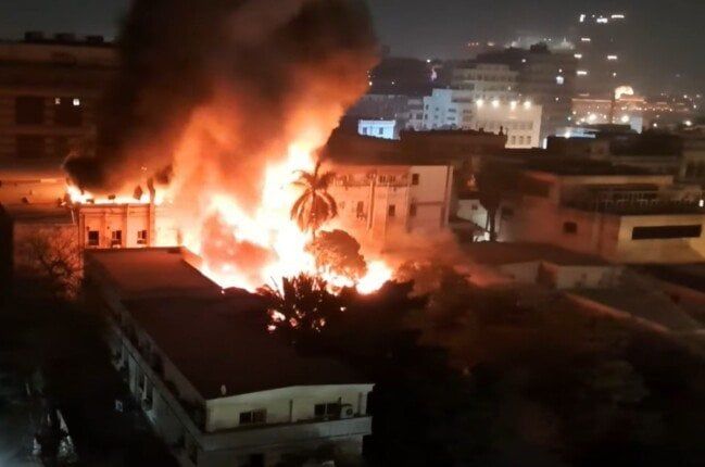 55 سيارة إطفاء للسيطرة على حريق ضخم بـ مركز لوجستي في كوريا الجنوبية 55 سيارة إطفاء للسيطرة على حريق ضخم بـ مركز لوجستي في كوريا الجنوبية