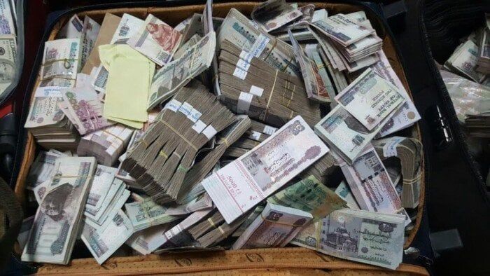التحقيق مع المتهمين بغسل 280 مليون جنيه من تجارة المخدرات التحقيق مع المتهمين بغسل 280 مليون جنيه من تجارة المخدرات
