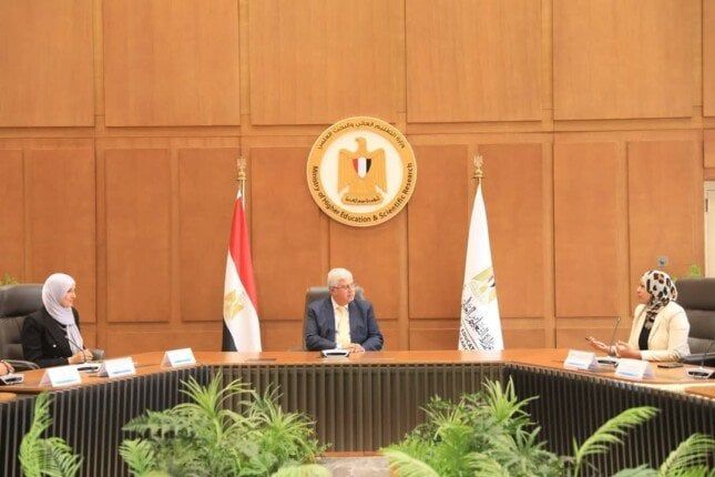 «تطوير التعليم بالوزراء» و«بحوث الإلكترونيات» يوقعان بروتوكول تعاون لتأهيل العمالة الفنية في التكنولوجيا «تطوير التعليم بالوزراء» و«بحوث الإلكترونيات» يوقعان بروتوكول تعاون لتأهيل العمالة الفنية في التكنولوجيا