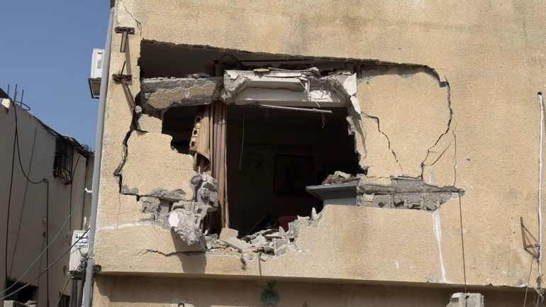 فاطمة محمود الجزيرة نت نور شمس فلسطين_ جزء من الدمار في منازل المواطنين في مخيم نور شمس