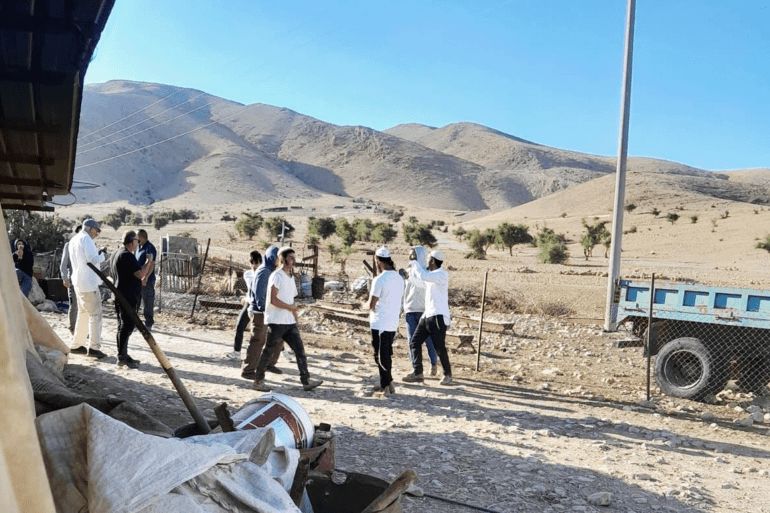4 - فلسطين-- أريحا- تجمع شلال العوجا- اعتداءات المستوطنين على تجمع اسكان الفلسطينيين - أيار 2025 (جمعية البيدر للدفاع عن حقوق البدو)