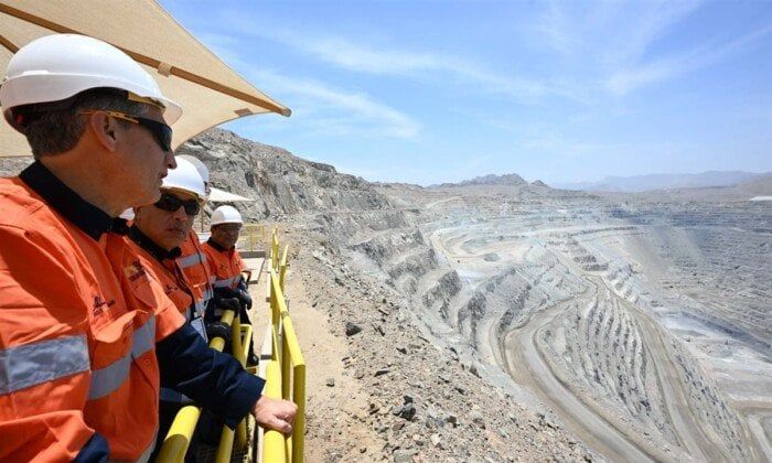 رئيس الوزراء يبدأ جولة تفقدية بمنجم السكري لإنتاج الذهب رئيس الوزراء يبدأ جولة تفقدية بمنجم السكري لإنتاج الذهب