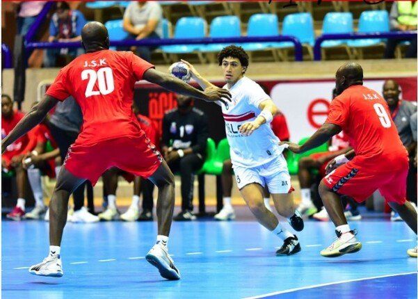 يد الزمالك تضرب بطل الكونغو بنتيجة 33 - 13 في كأس الكؤوس الأفريقية يد الزمالك تضرب بطل الكونغو بنتيجة 33 - 13 في كأس الكؤوس الأفريقية