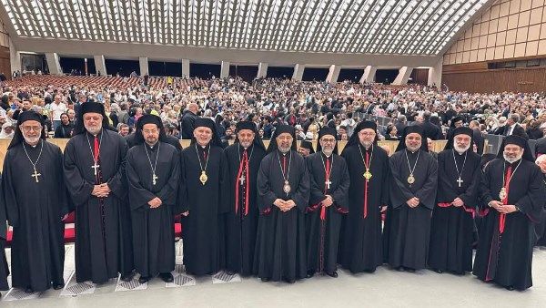 البابا لاون يستقبل بطريرك الأقباط الكاثوليك وأعضاء السينودس المقدس وممثلي الكنائس الشرقية البابا لاون يستقبل بطريرك الأقباط الكاثوليك وأعضاء السينودس المقدس وممثلي الكنائس الشرقية
