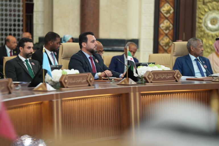 الوفد السوري المشارك في اجتماع وزراء خارجية العرب تمهيدا للقمة العربية وكالات من موقع القمة summit.iq