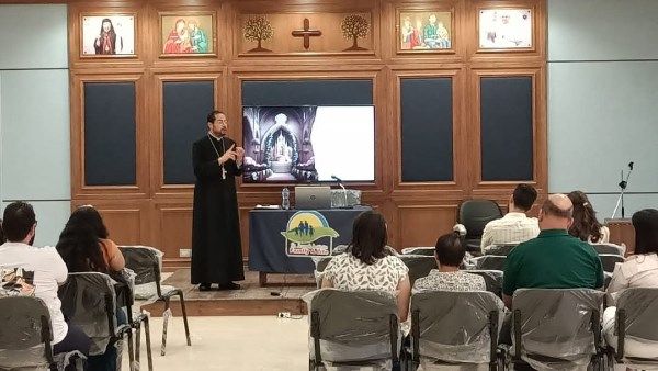 الكنيسة الكاثوليكية تواصل برنامجها للمقبلين على الزواج بمركز القديس يوسف الكنيسة الكاثوليكية تواصل برنامجها للمقبلين على الزواج بمركز القديس يوسف